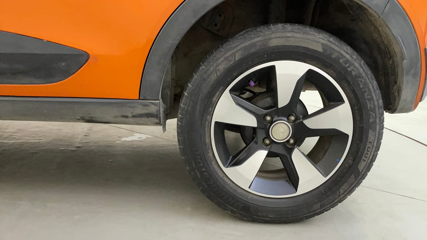 Used 2018 Tata Nexon XZ Plus Petrol Manual tyres LEFT REAR TYRE RIM VIEW