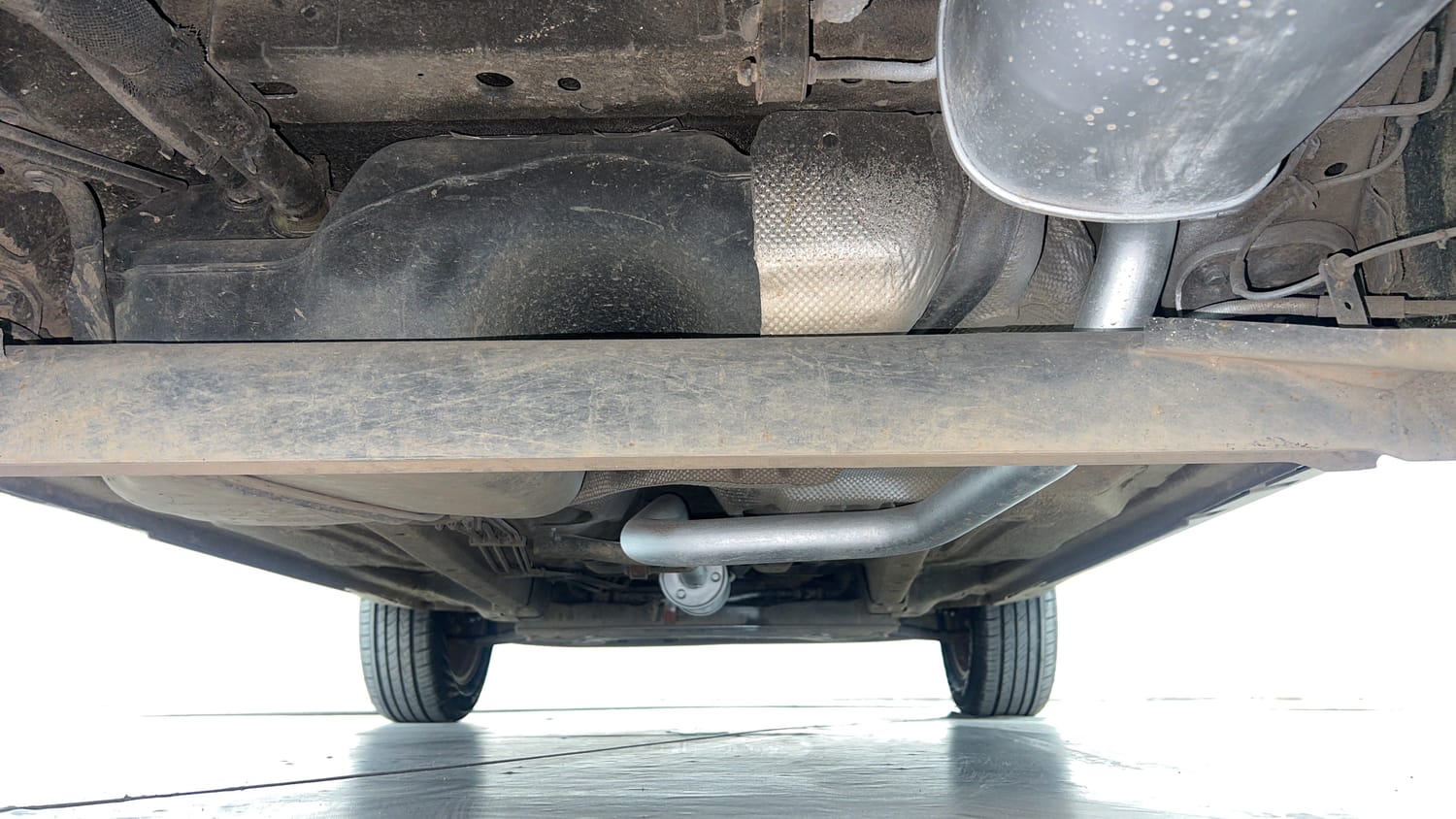 Used 2016 Ford EcoSport Titanium 1.5L Ti-VCT AT Petrol Automatic extra REAR UNDERBODY VIEW (TAKEN FROM REAR)