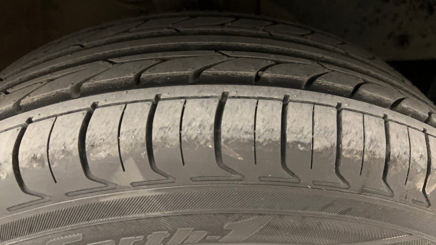 Used 2016 Mahindra KUV100 K6 6 STR Petrol Manual tyres RIGHT FRONT TYRE TREAD VIEW