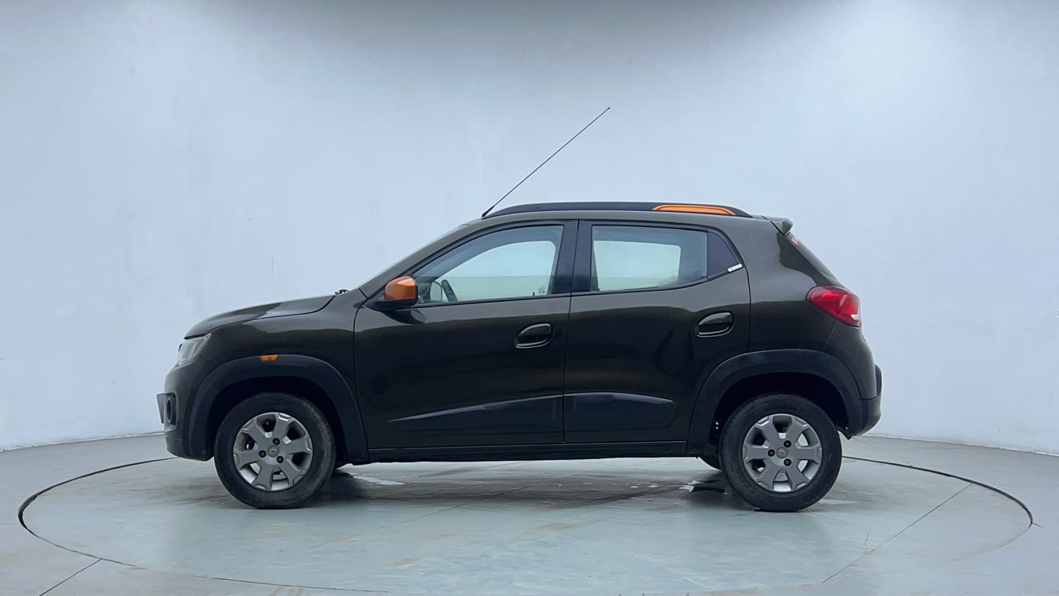 Used 2018 Renault Kwid CLIMBER 1.0 Petrol Manual exterior LEFT SIDE VIEW