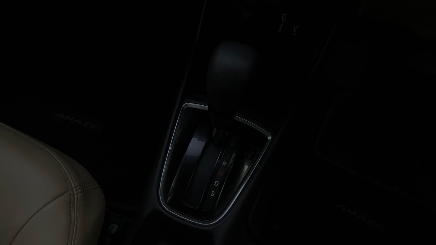 Used 2019 Honda Amaze 1.2 VX CVT Petrol Petrol Automatic interior GEAR  KNOB VIEW