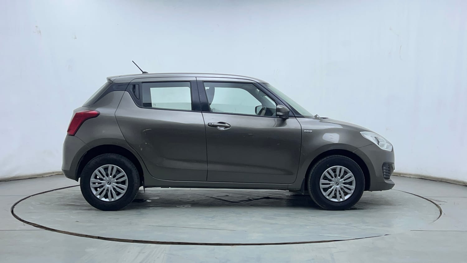 Used 2018 Maruti Suzuki Swift VDi AMT Diesel Automatic exterior RIGHT SIDE VIEW