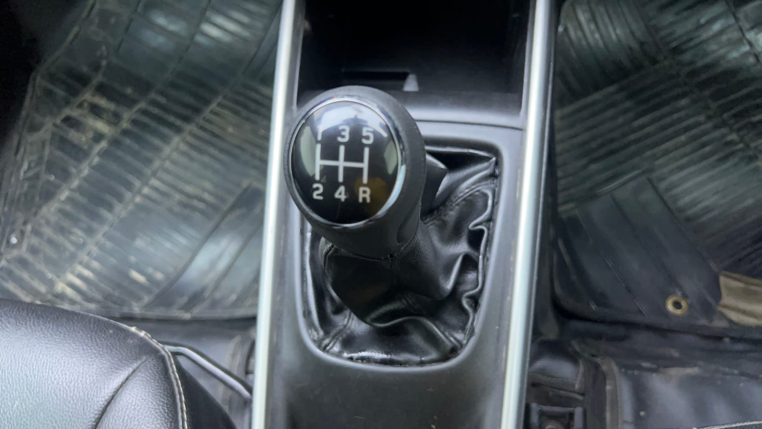 Used 2018 Maruti Suzuki Baleno Alpha 1.2 Petrol Manual interior GEAR  KNOB VIEW