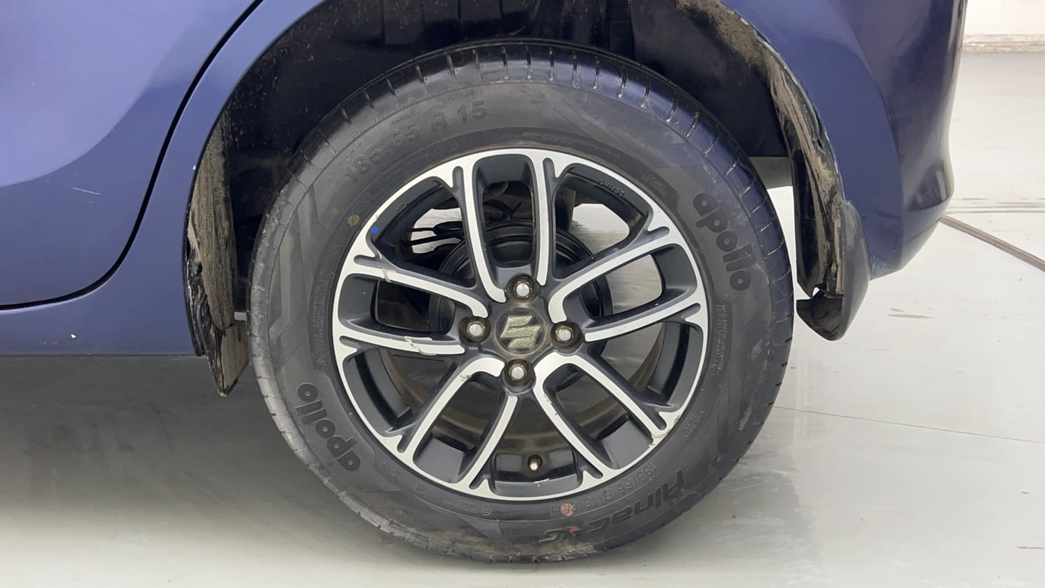 Used 2019 Maruti Suzuki Swift ZXi Plus AMT Petrol Automatic tyres LEFT REAR TYRE RIM VIEW
