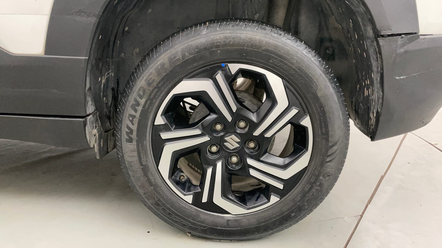 Used 2022 Maruti Suzuki Brezza ZXi Plus AT Petrol Automatic tyres LEFT REAR TYRE RIM VIEW