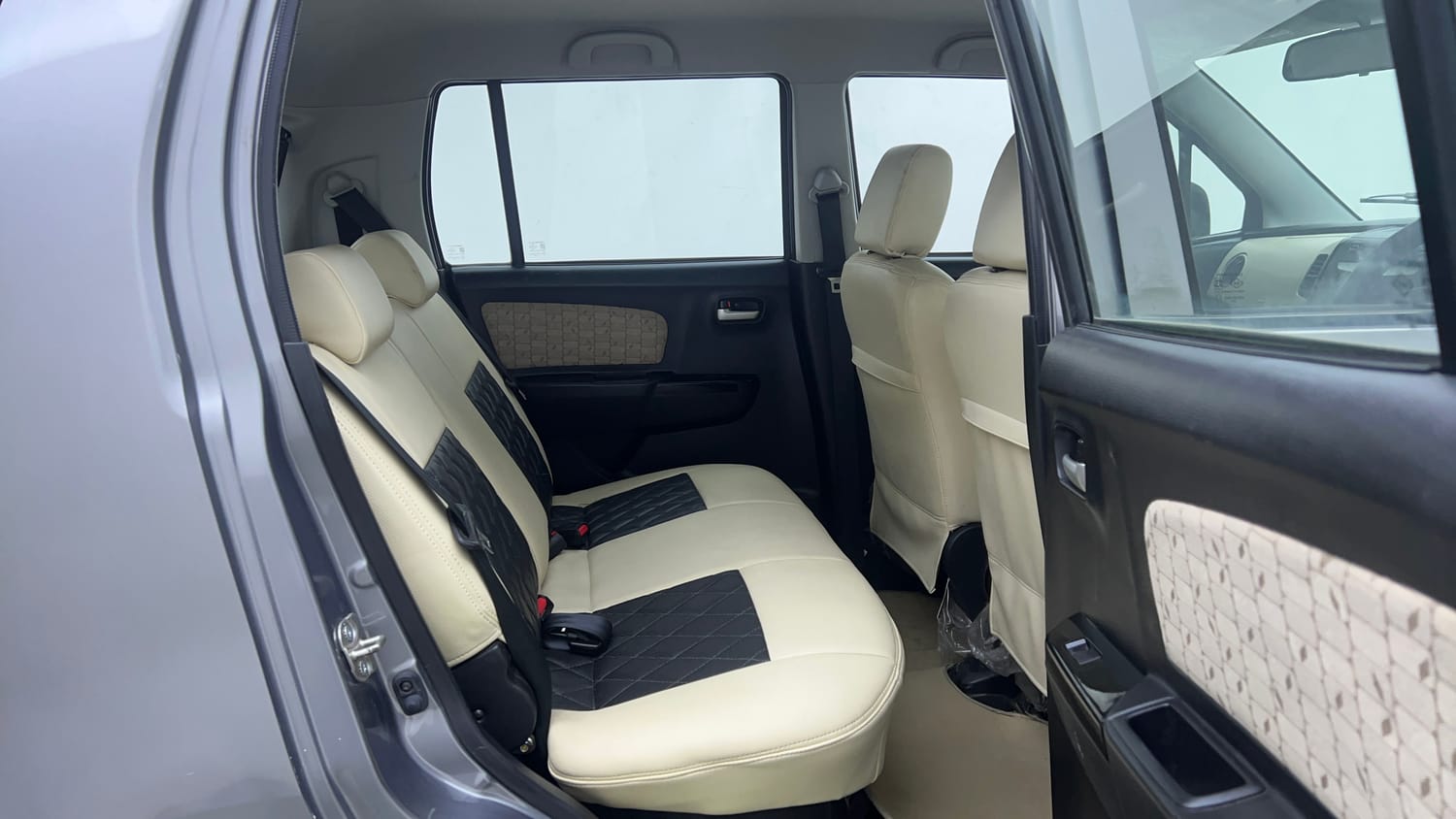 Used 2017 Maruti Suzuki Wagon R 1.0 VXI AMT Petrol Automatic interior RIGHT SIDE REAR DOOR CABIN VIEW