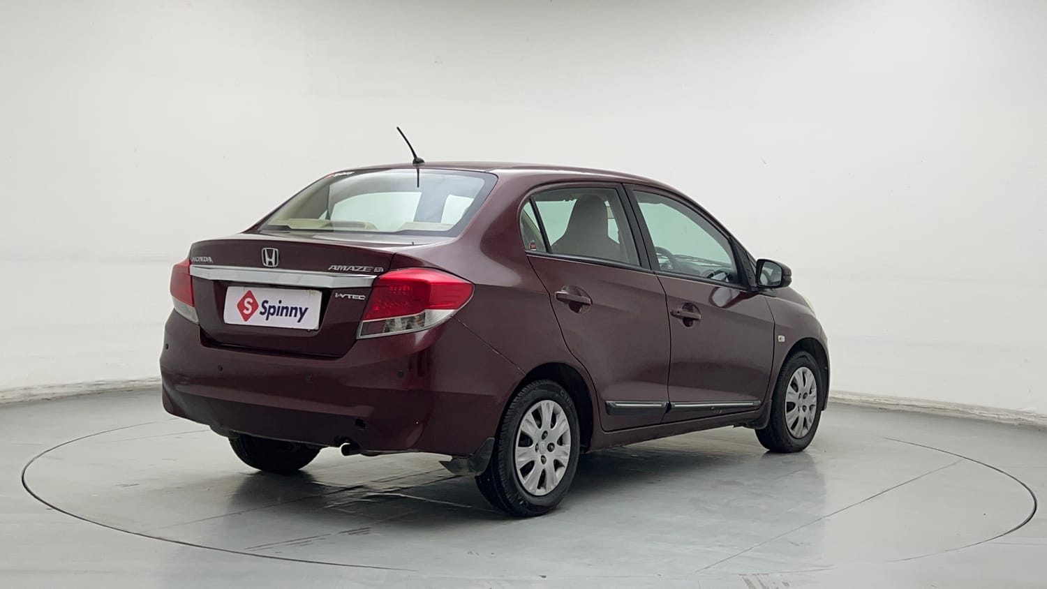 Used 2015 Honda Amaze 1.2 S i-VTEC Petrol Manual exterior RIGHT REAR CORNER VIEW