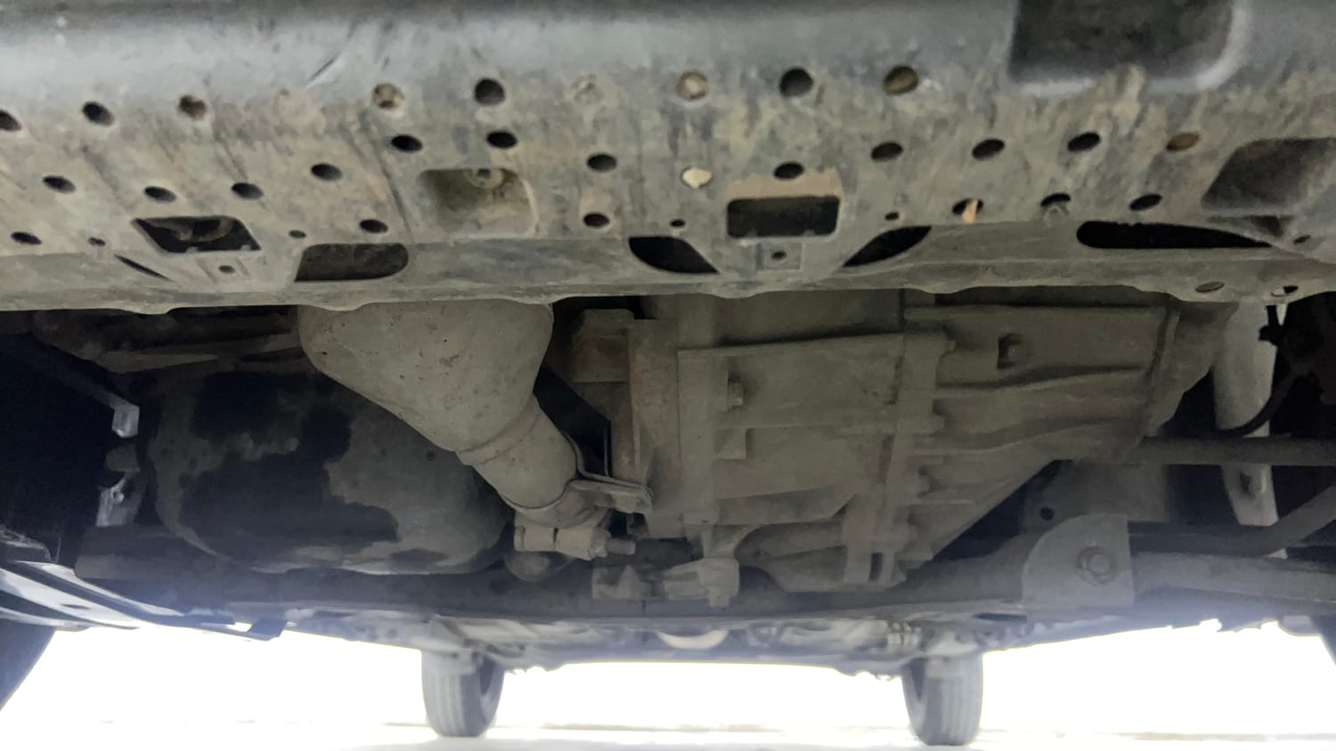 Used 2018 Maruti Suzuki Swift VDi AMT Diesel Automatic extra FRONT LEFT UNDERBODY VIEW