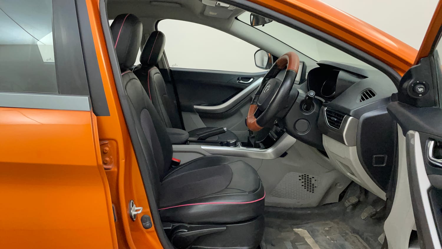 Used 2018 Tata Nexon XZ Plus Petrol Manual interior RIGHT SIDE FRONT DOOR CABIN VIEW