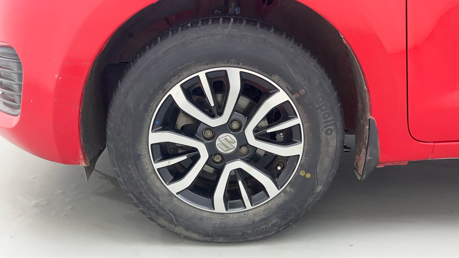 Used 2020 Maruti Suzuki Swift VXi AMT Petrol Automatic tyres LEFT FRONT TYRE RIM VIEW