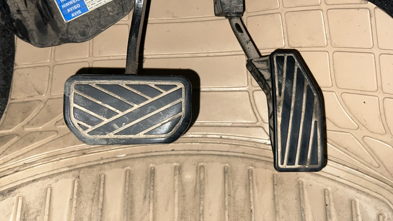 Used 2020 Maruti Suzuki Swift VXi AMT Petrol Automatic interior PEDALS VIEW