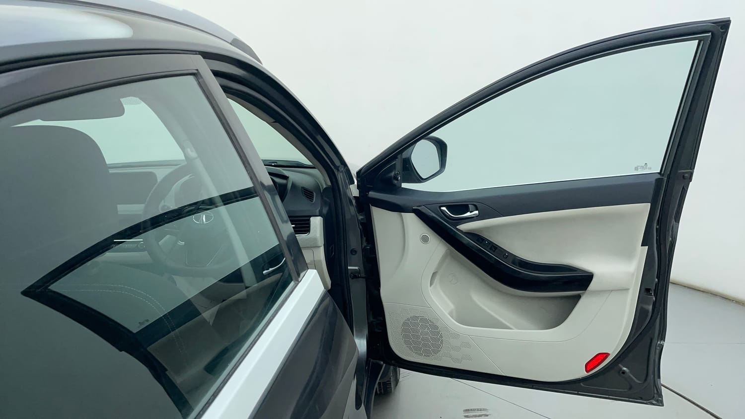 Used 2020 Tata Nexon XZ Plus Petrol Manual interior RIGHT FRONT DOOR OPEN VIEW