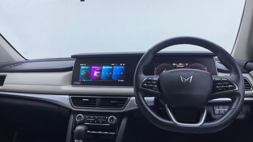 Used 2024 Mahindra XUV700 AX7 Luxury Pack Petrol AT 7 STR Petrol Automatic interior DASHBOARD VIEW