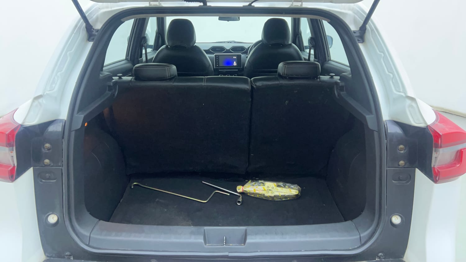 Used 2021 Nissan Magnite XV Premium Turbo Petrol Manual interior DICKY INSIDE VIEW