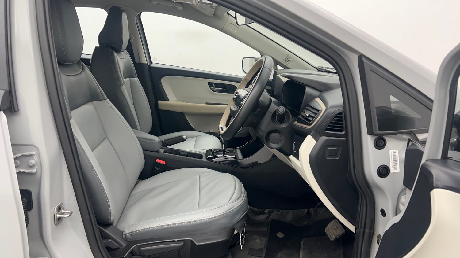 Used 2025 Tata Altroz Creative Petrol 5AMT Petrol Automatic interior RIGHT SIDE FRONT DOOR CABIN VIEW