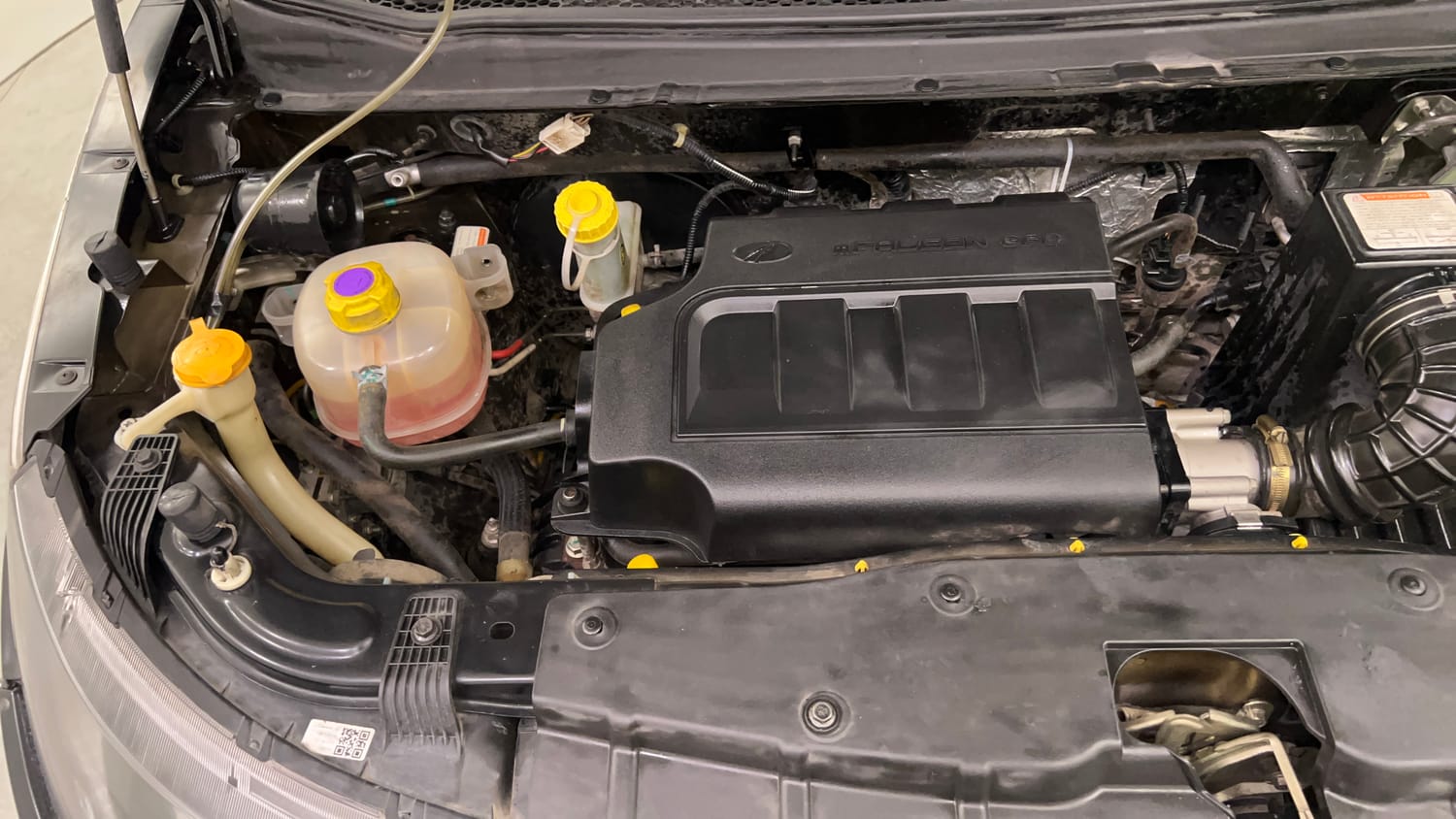 Used 2016 Mahindra KUV100 K6 6 STR Petrol Manual engine ENGINE RIGHT SIDE VIEW