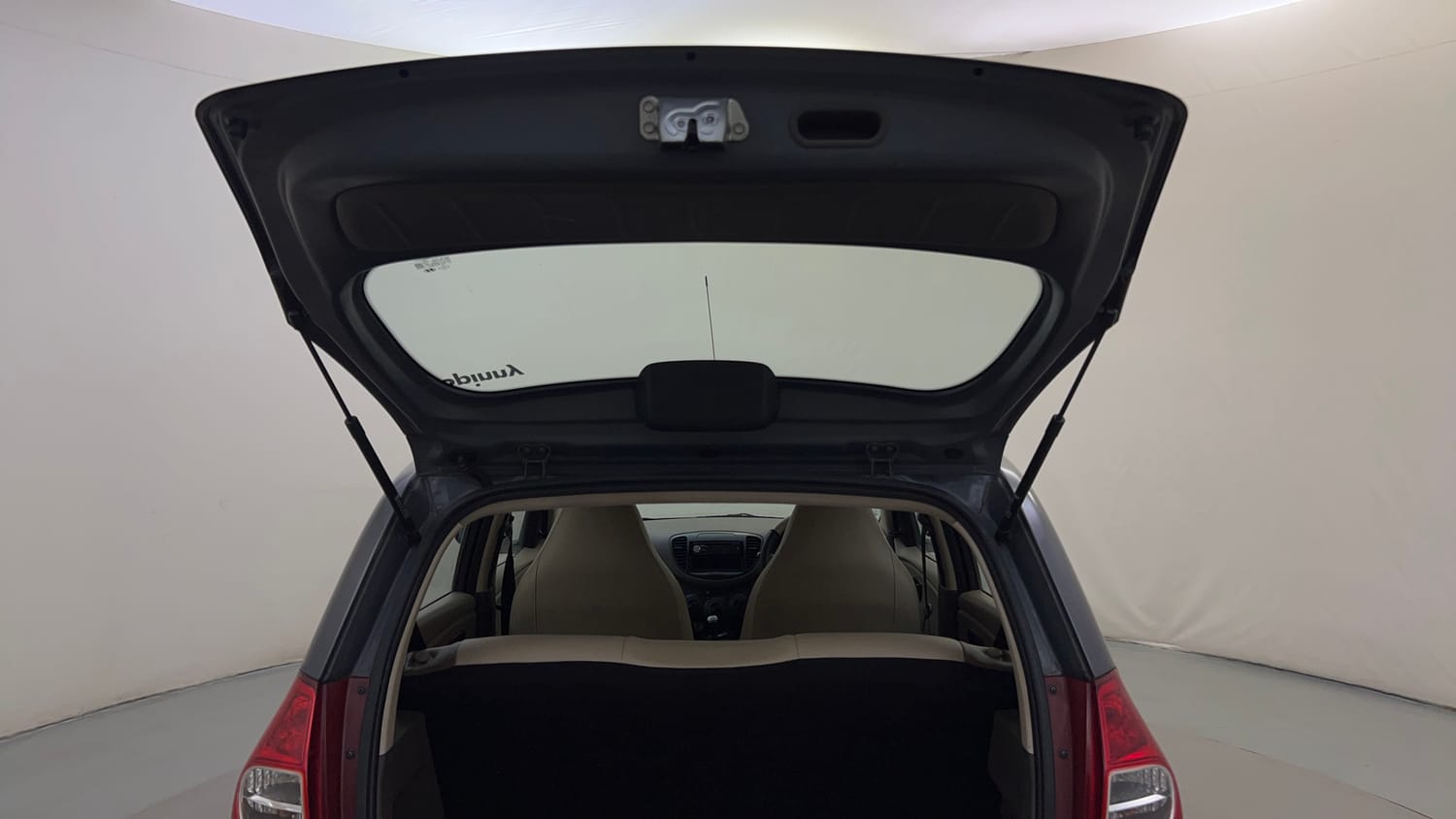 Used 2014 Hyundai i10 Era 1.1 iRDE2 Petrol Manual interior DICKY DOOR OPEN VIEW