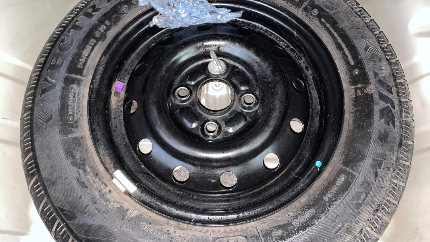 Used 2012 Maruti Suzuki A-Star Vxi (ABS) AT Petrol Automatic tyres SPARE TYRE VIEW