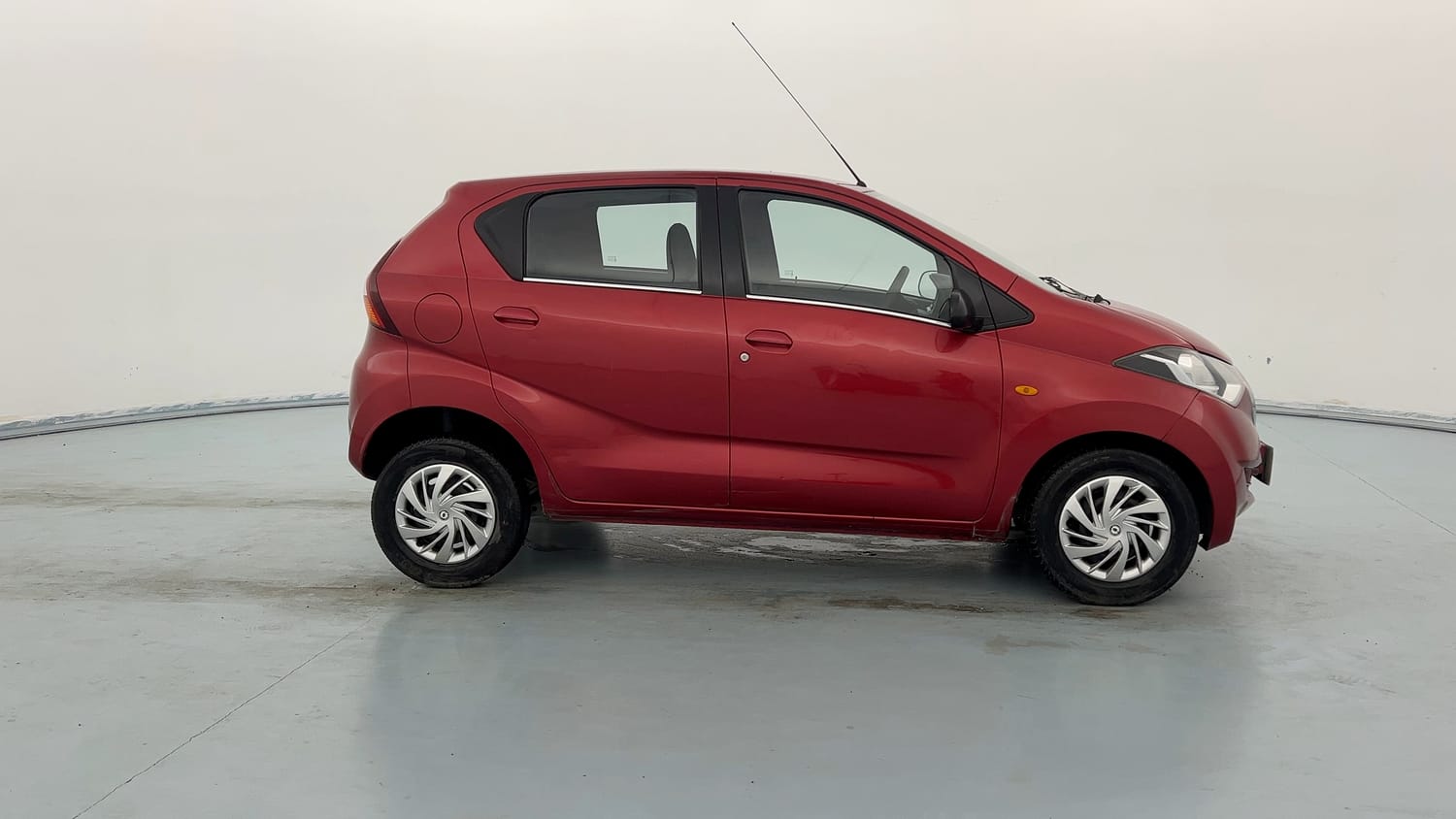 Used 2019 Datsun Redi-GO T (O) Petrol Manual exterior RIGHT SIDE VIEW