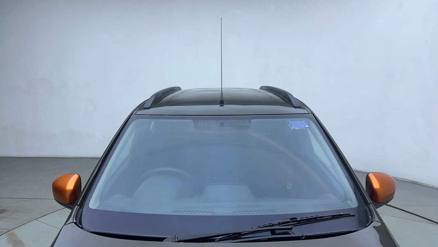 Used 2018 Renault Kwid CLIMBER 1.0 Petrol Manual exterior FRONT WINDSHIELD VIEW