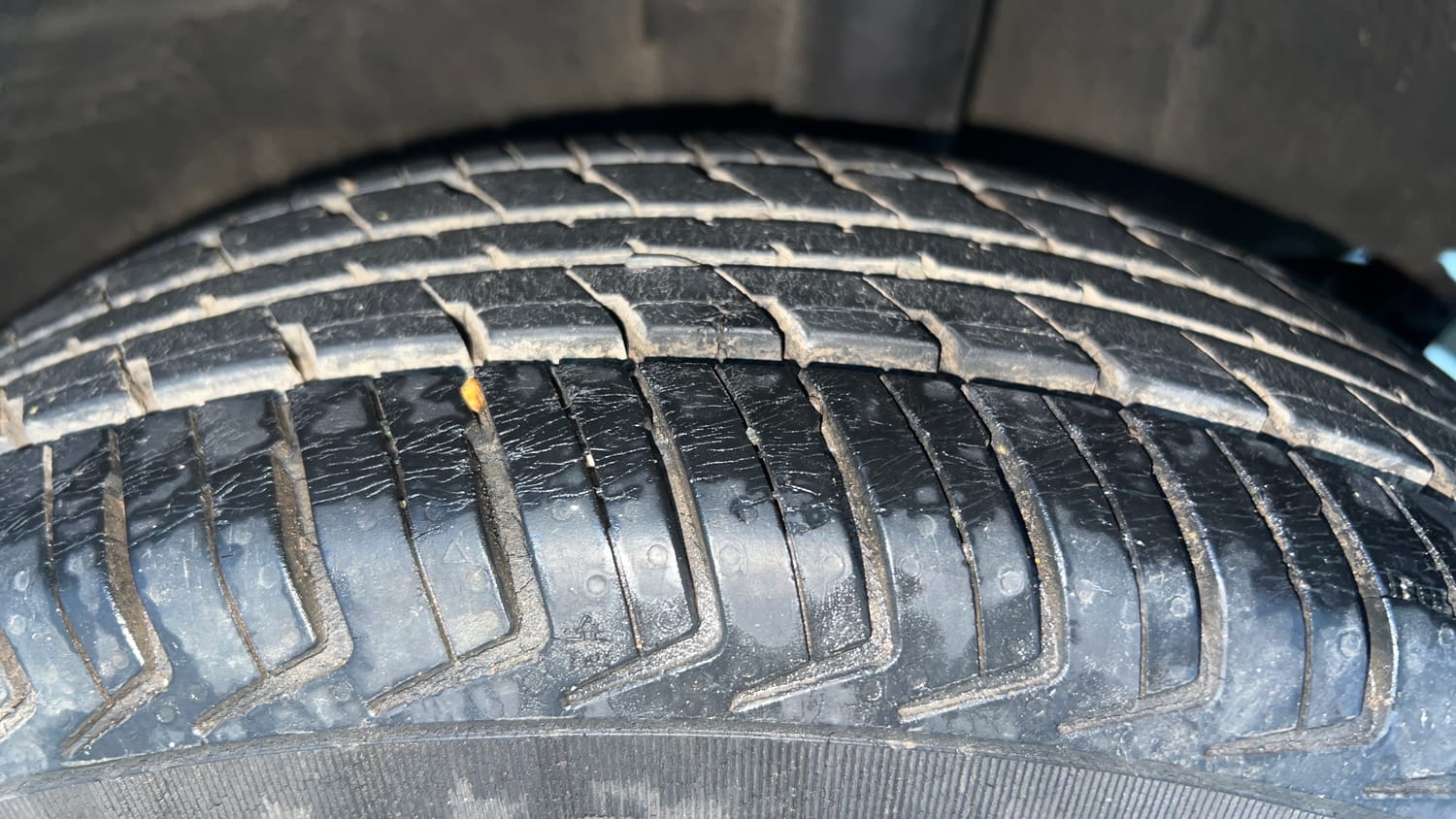 Used 2018 Renault Kwid CLIMBER 1.0 Petrol Manual tyres LEFT REAR TYRE TREAD VIEW