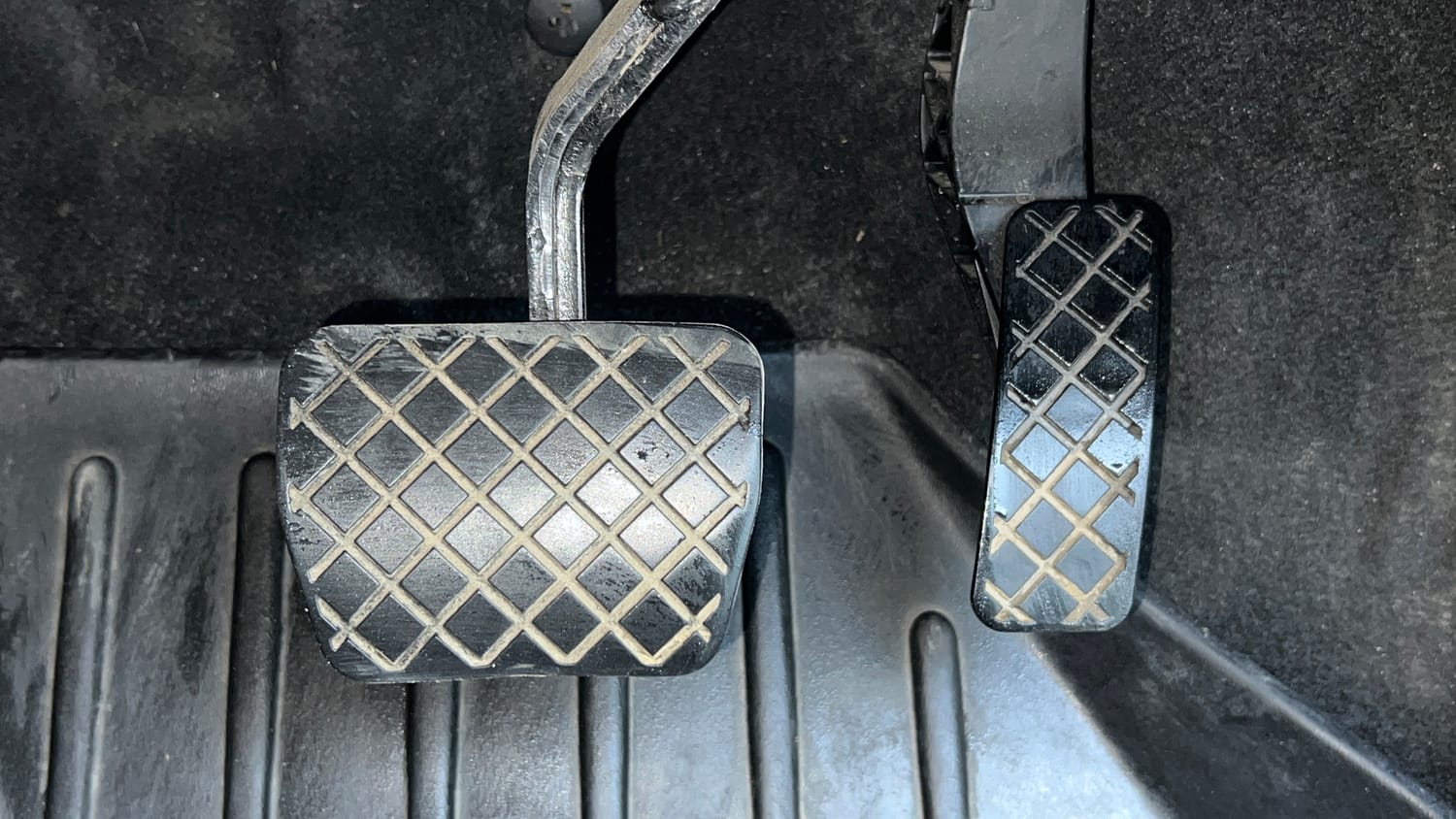 Used 2023 Volkswagen Virtus Highline 1.0 TSI AT Petrol Automatic interior PEDALS VIEW