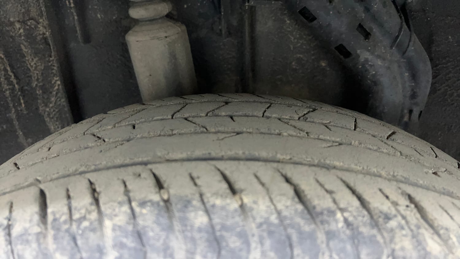 Used 2021 Nissan Magnite XV Premium Turbo Petrol Manual tyres RIGHT REAR TYRE TREAD VIEW