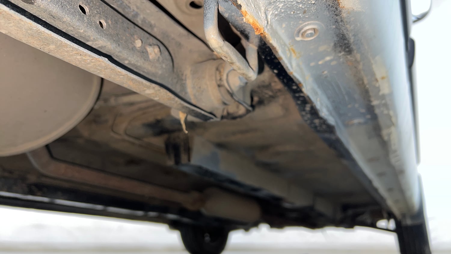 Used 2013 Maruti Suzuki Wagon R LXI CNG Cng Manual extra REAR RIGHT UNDERBODY VIEW
