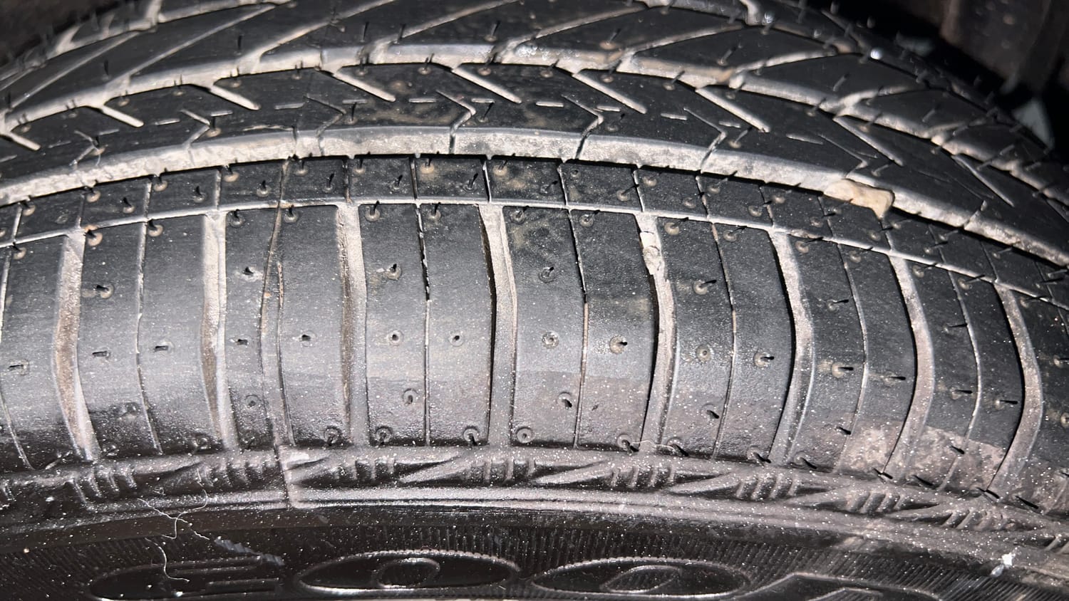 Used 2016 Maruti Suzuki Celerio ZXi AMT Petrol Automatic tyres LEFT REAR TYRE TREAD VIEW