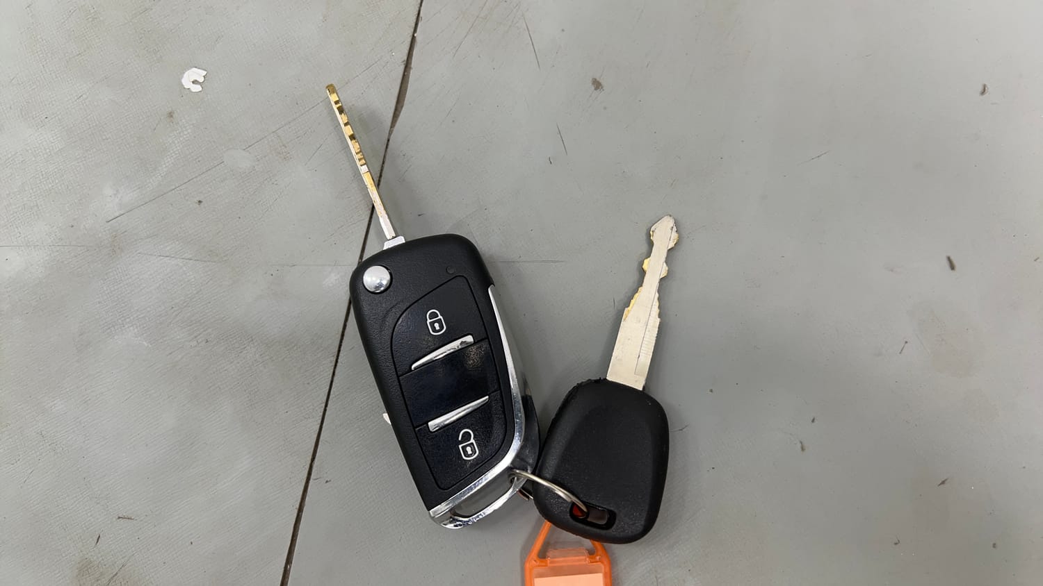 Used 2016 Maruti Suzuki Wagon R 1.0 VXI AMT Petrol Automatic extra CAR KEY VIEW
