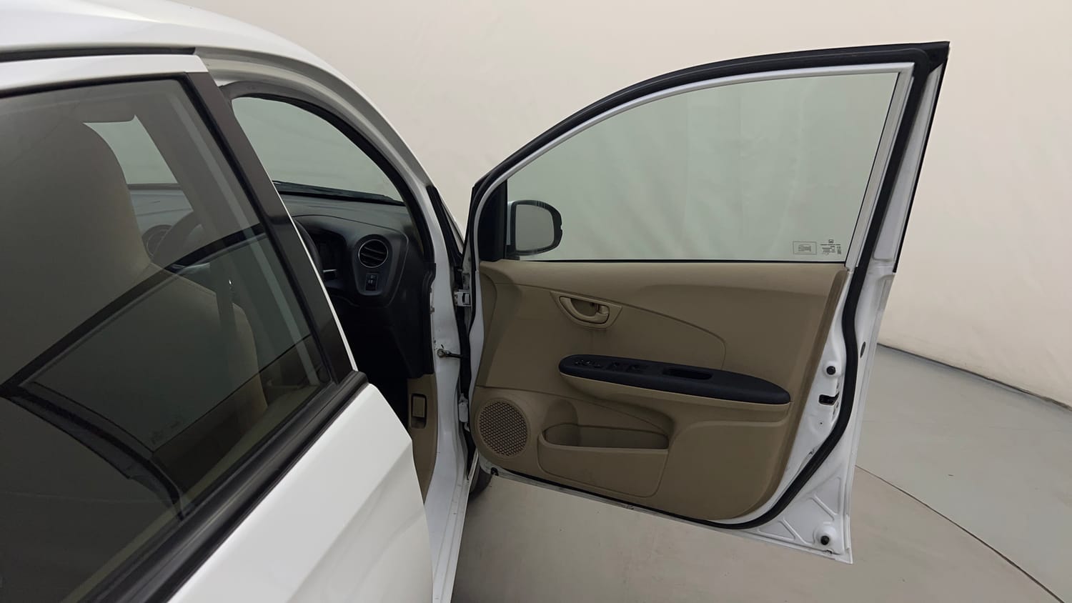 Used 2015 Honda Amaze 1.2 SX i-VTEC Petrol Manual interior RIGHT FRONT DOOR OPEN VIEW
