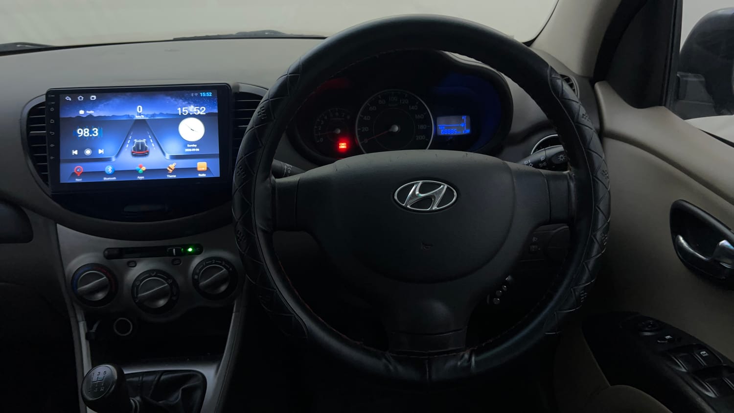Used 2013 Hyundai i10 Magna 1.2 Kappa2 Petrol Manual interior STEERING VIEW