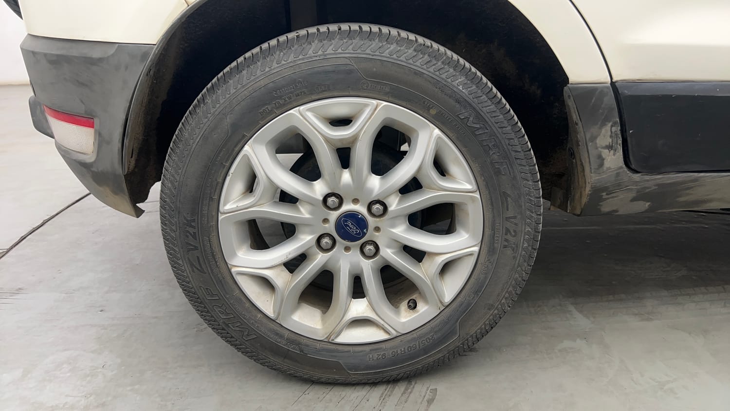 Used 2016 Ford EcoSport Titanium 1.5L Ti-VCT AT Petrol Automatic tyres RIGHT REAR TYRE RIM VIEW