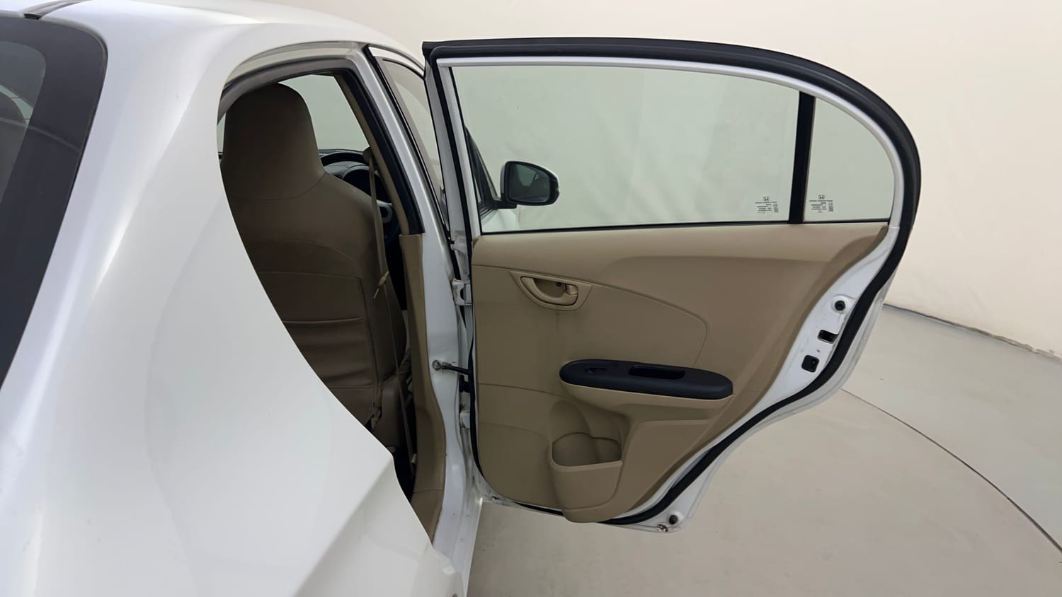 Used 2015 Honda Amaze 1.2 SX i-VTEC Petrol Manual interior RIGHT REAR DOOR OPEN VIEW