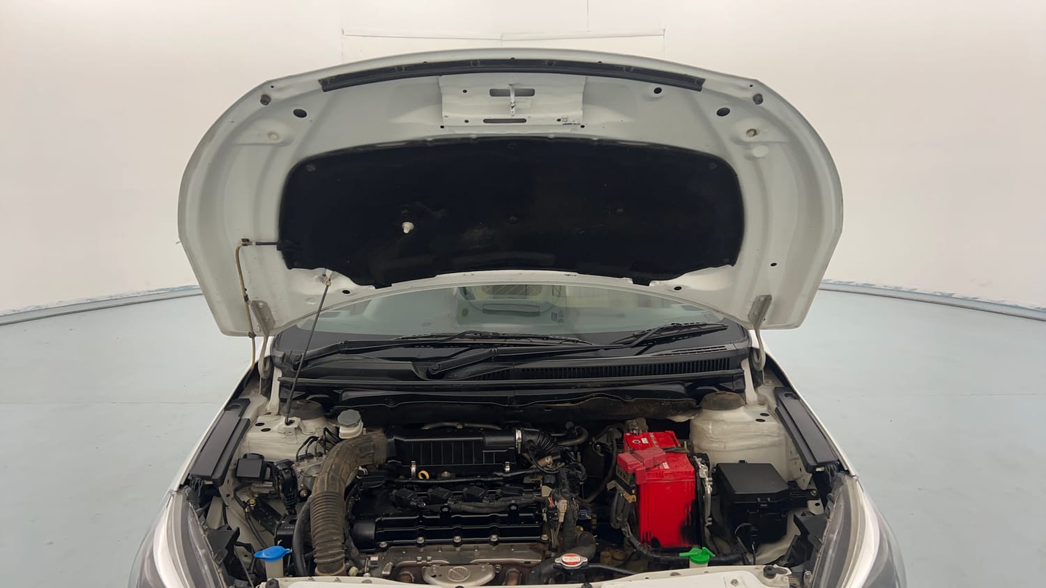 Used 2019 Maruti Suzuki Ciaz Alpha Hybrid 1.5 Petrol Manual engine ENGINE & BONNET OPEN FRONT VIEW