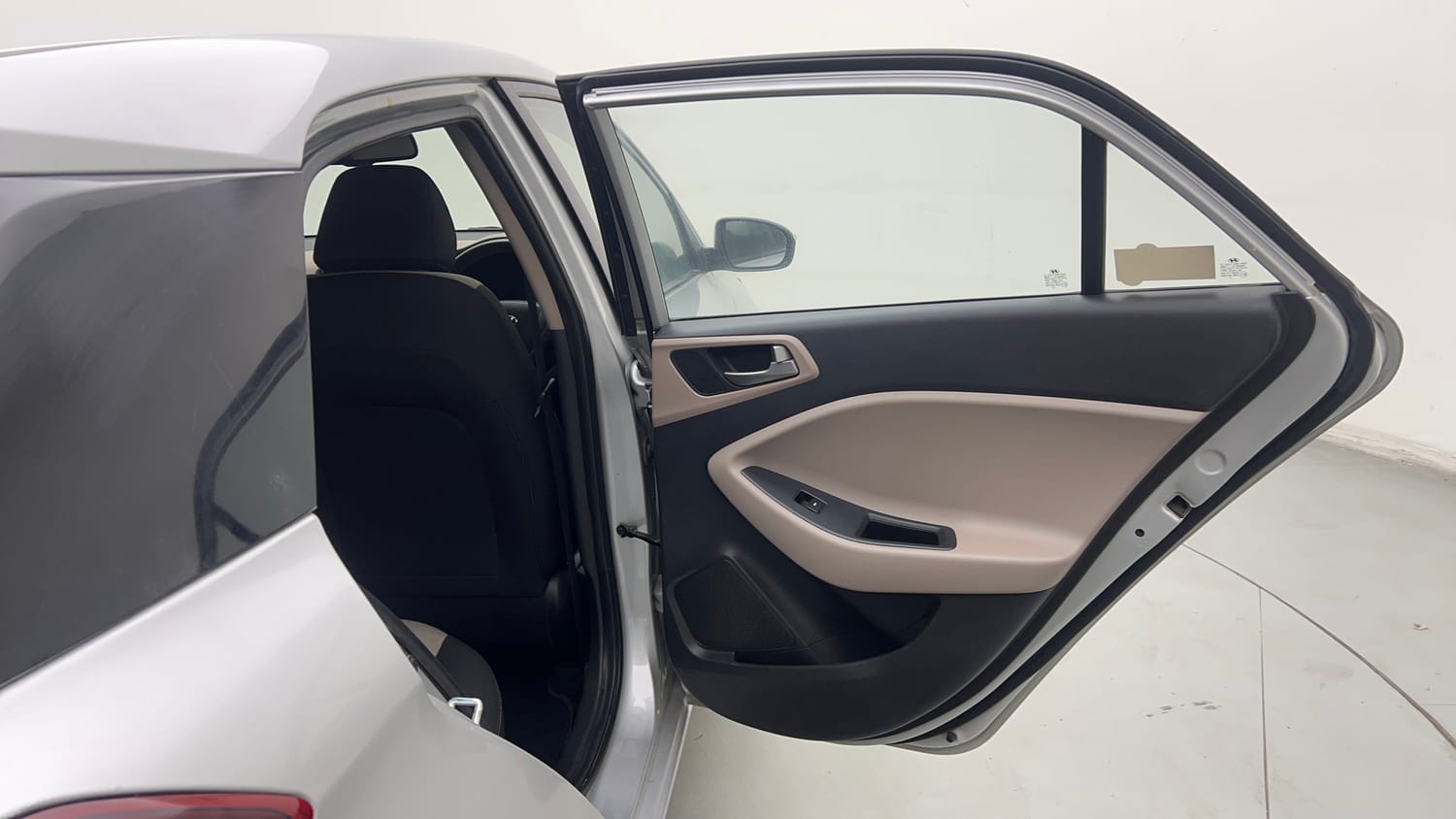 Used 2016 Hyundai Elite i20 Asta 1.2 Petrol Manual interior RIGHT REAR DOOR OPEN VIEW