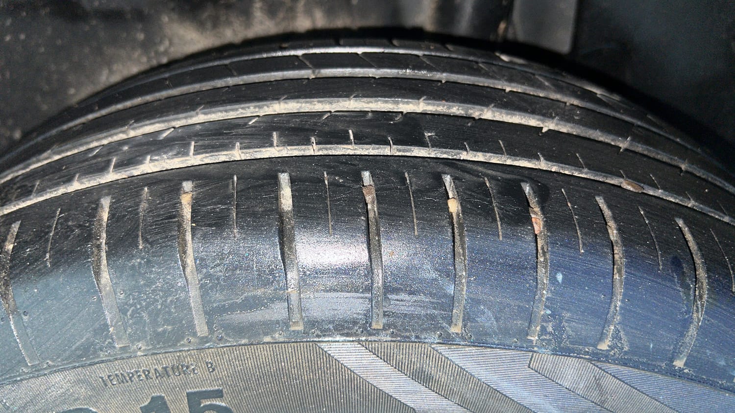Used 2019 Maruti Suzuki Swift ZXi Plus AMT Petrol Automatic tyres LEFT REAR TYRE TREAD VIEW