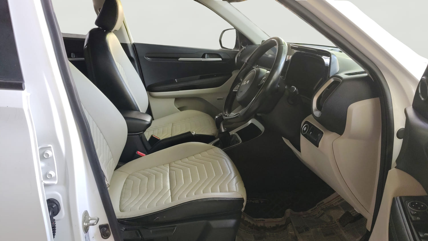 Used 2021 Kia Sonet HTX Plus 1.0 iMT Petrol Manual interior RIGHT SIDE FRONT DOOR CABIN VIEW