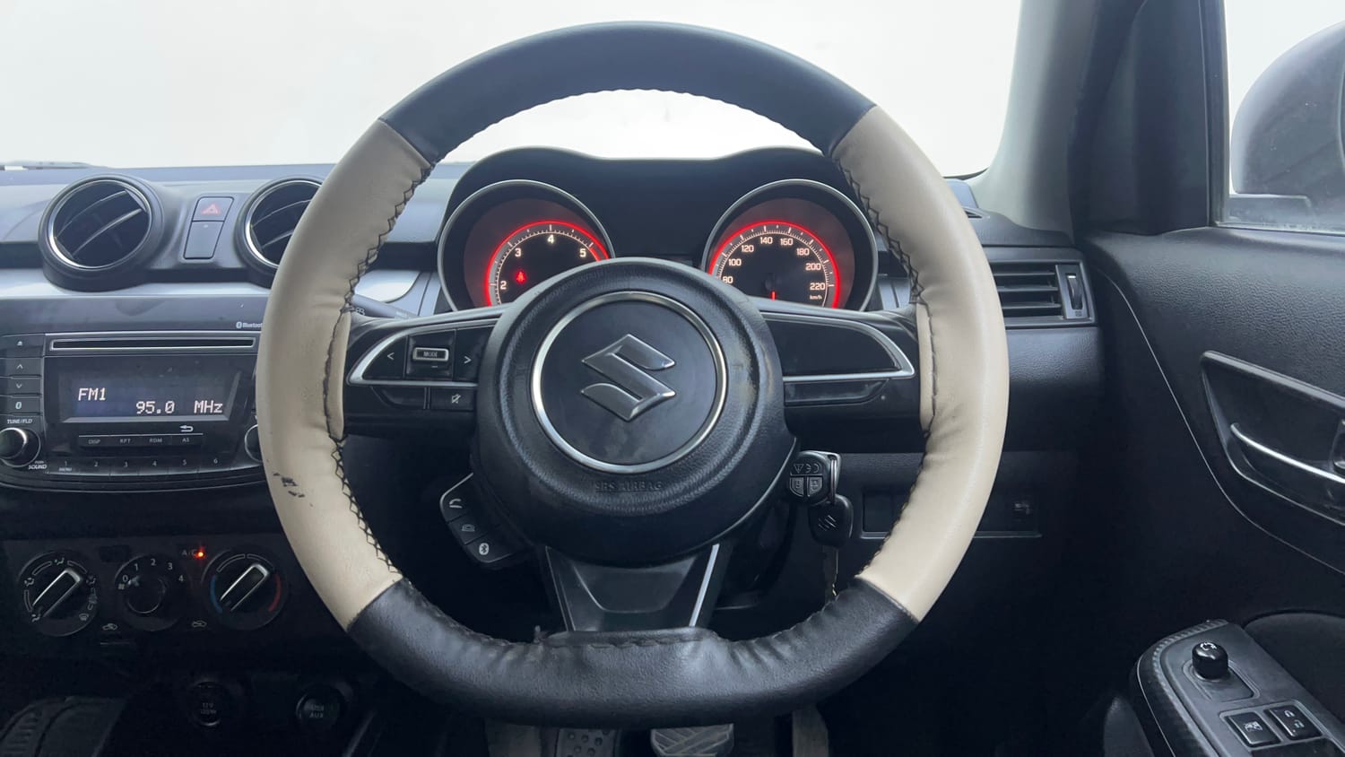 Used 2018 Maruti Suzuki Swift VDi AMT Diesel Automatic interior STEERING VIEW