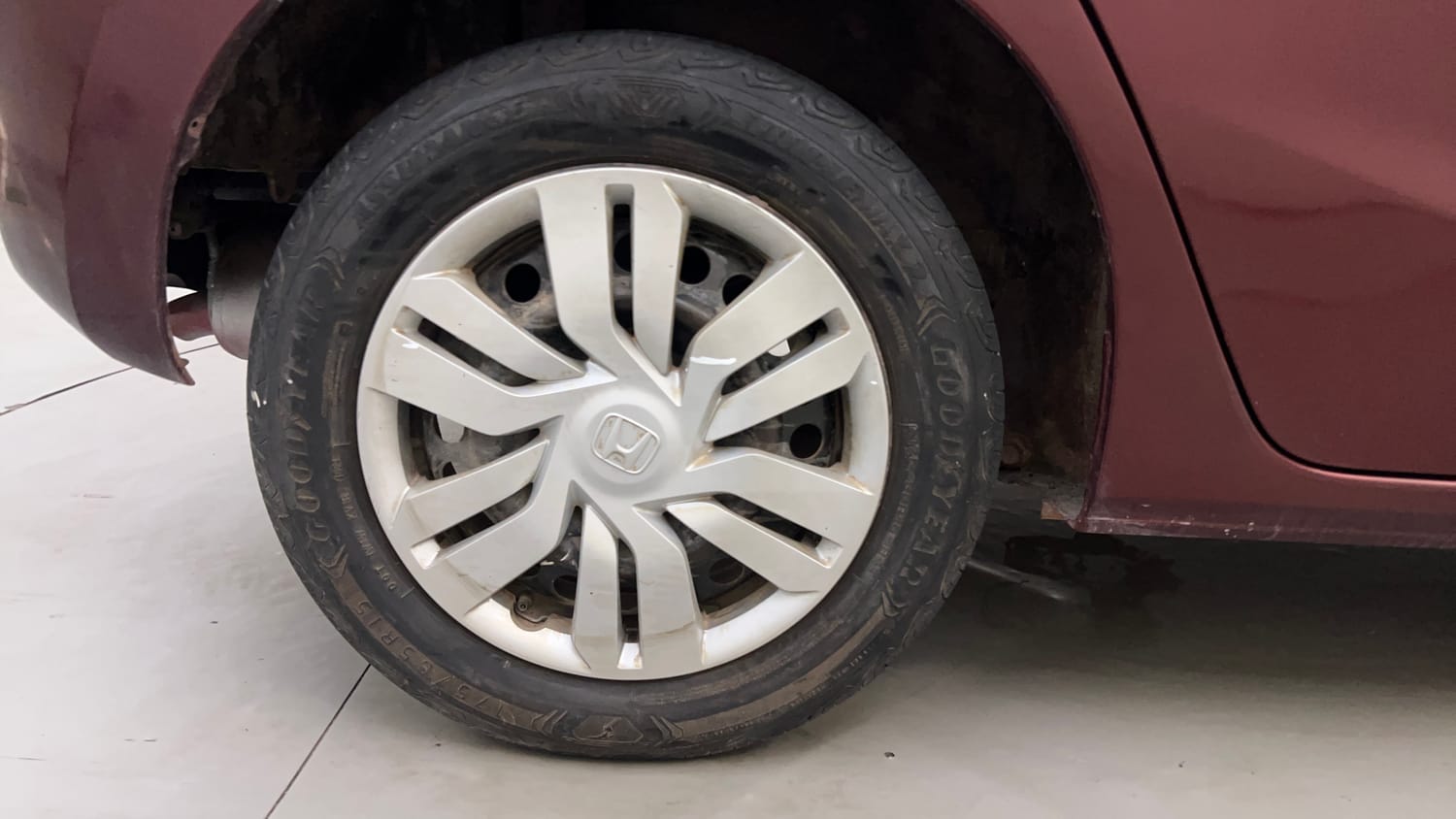Used 2016 Honda Jazz S AT Petrol Automatic tyres RIGHT REAR TYRE RIM VIEW