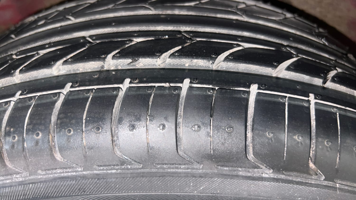 Used 2017 Hyundai Elite i20 Asta 1.2 Dual Tone Petrol Manual tyres RIGHT REAR TYRE TREAD VIEW