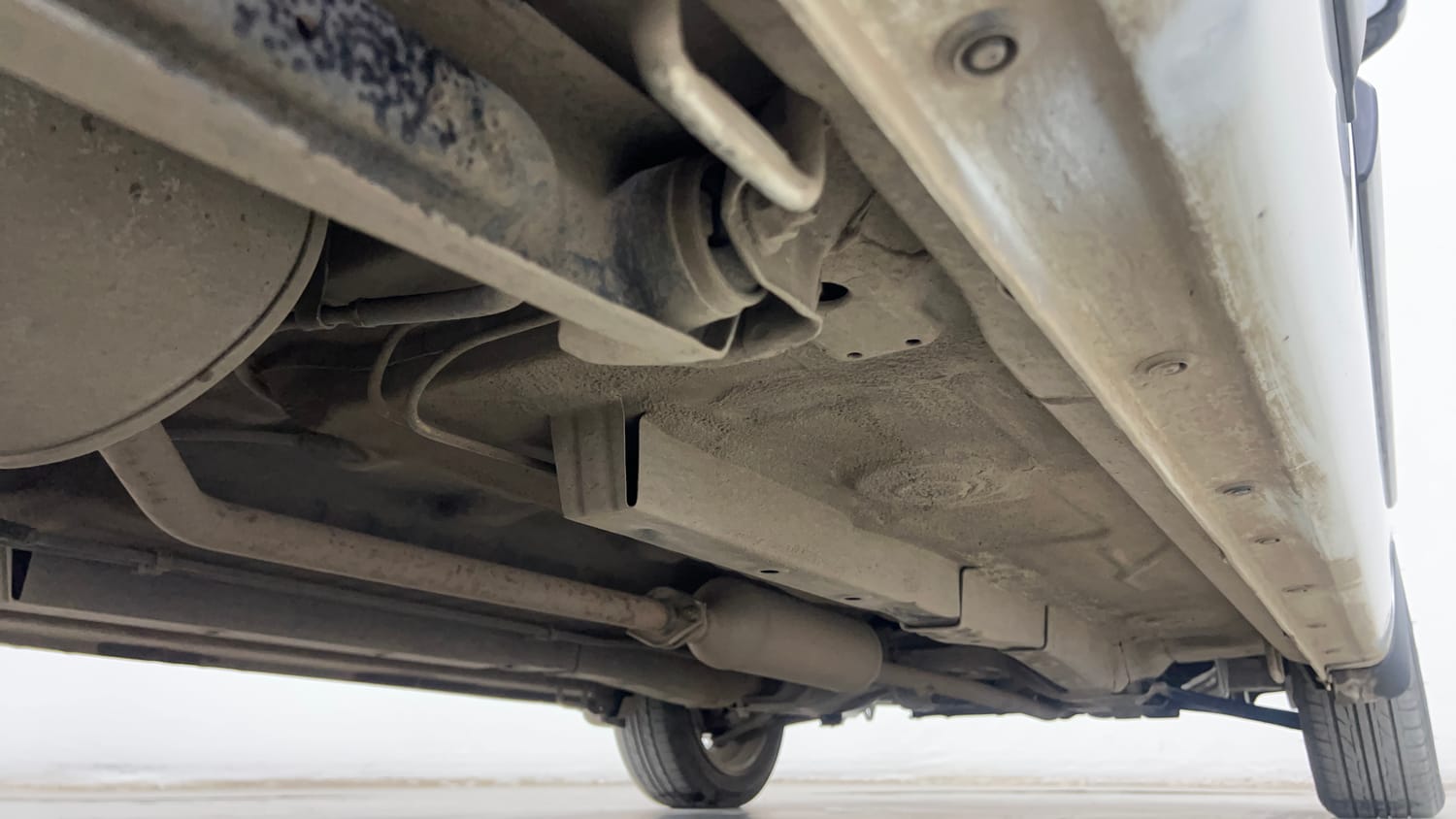 Used 2016 Maruti Suzuki Wagon R 1.0 VXI AMT Petrol Automatic extra REAR RIGHT UNDERBODY VIEW