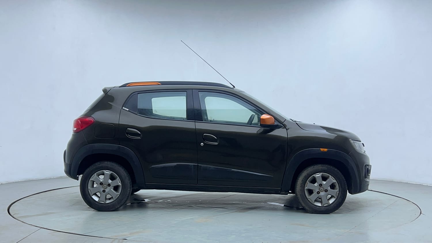 Used 2018 Renault Kwid CLIMBER 1.0 Petrol Manual exterior RIGHT SIDE VIEW