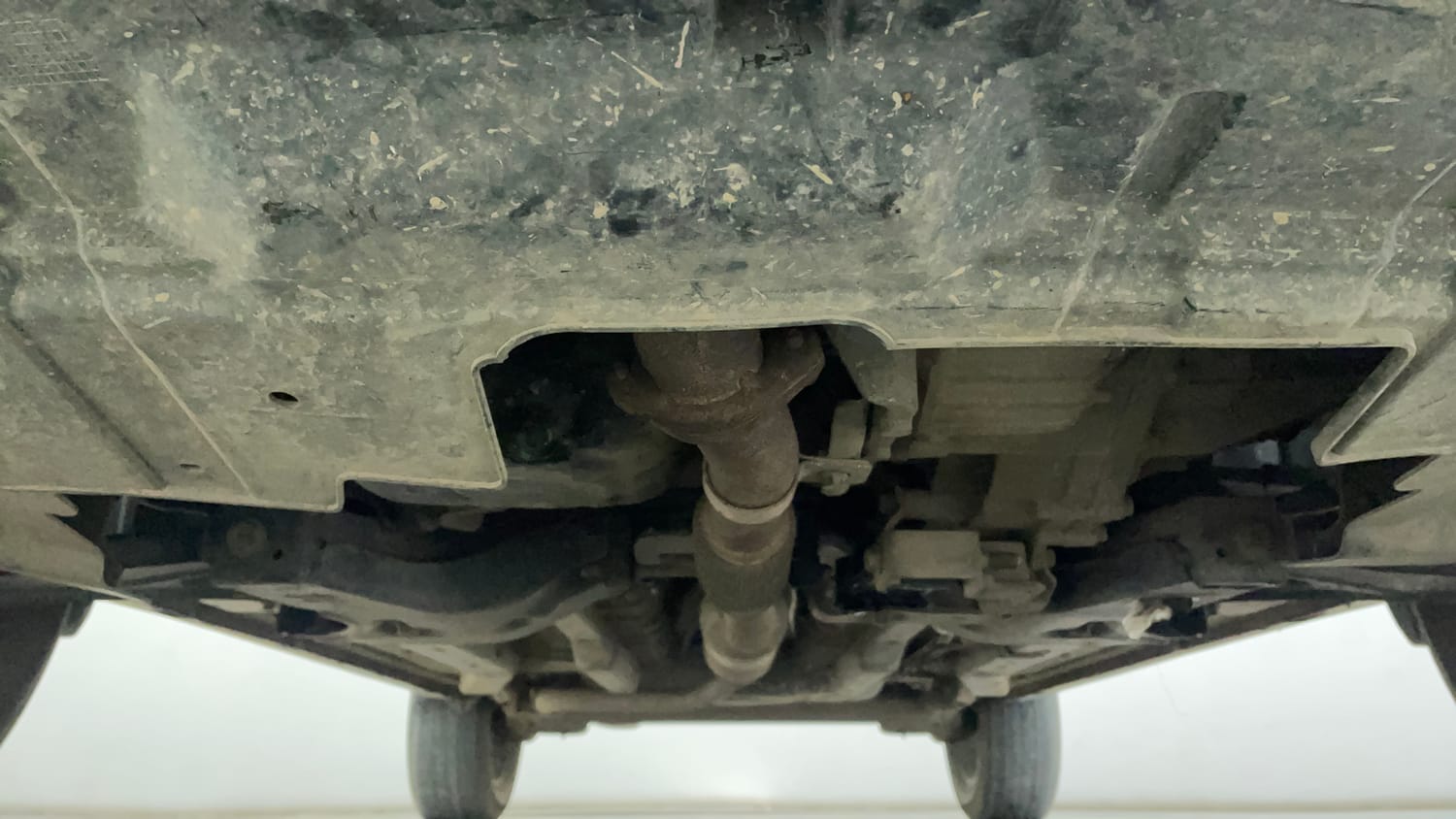 Used 2020 Tata Nexon XZ Plus Petrol Manual extra FRONT LEFT UNDERBODY VIEW