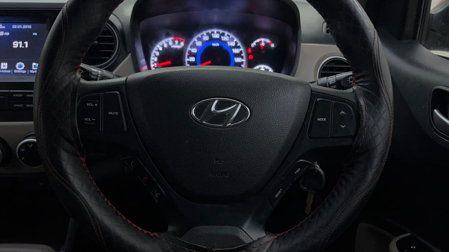 Used 2019 Hyundai Grand i10 Sportz 1.2 Kappa VTVT Petrol Manual top_features Airbags