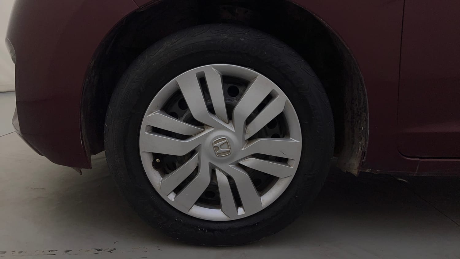 Used 2016 Honda Jazz S AT Petrol Automatic tyres LEFT FRONT TYRE RIM VIEW