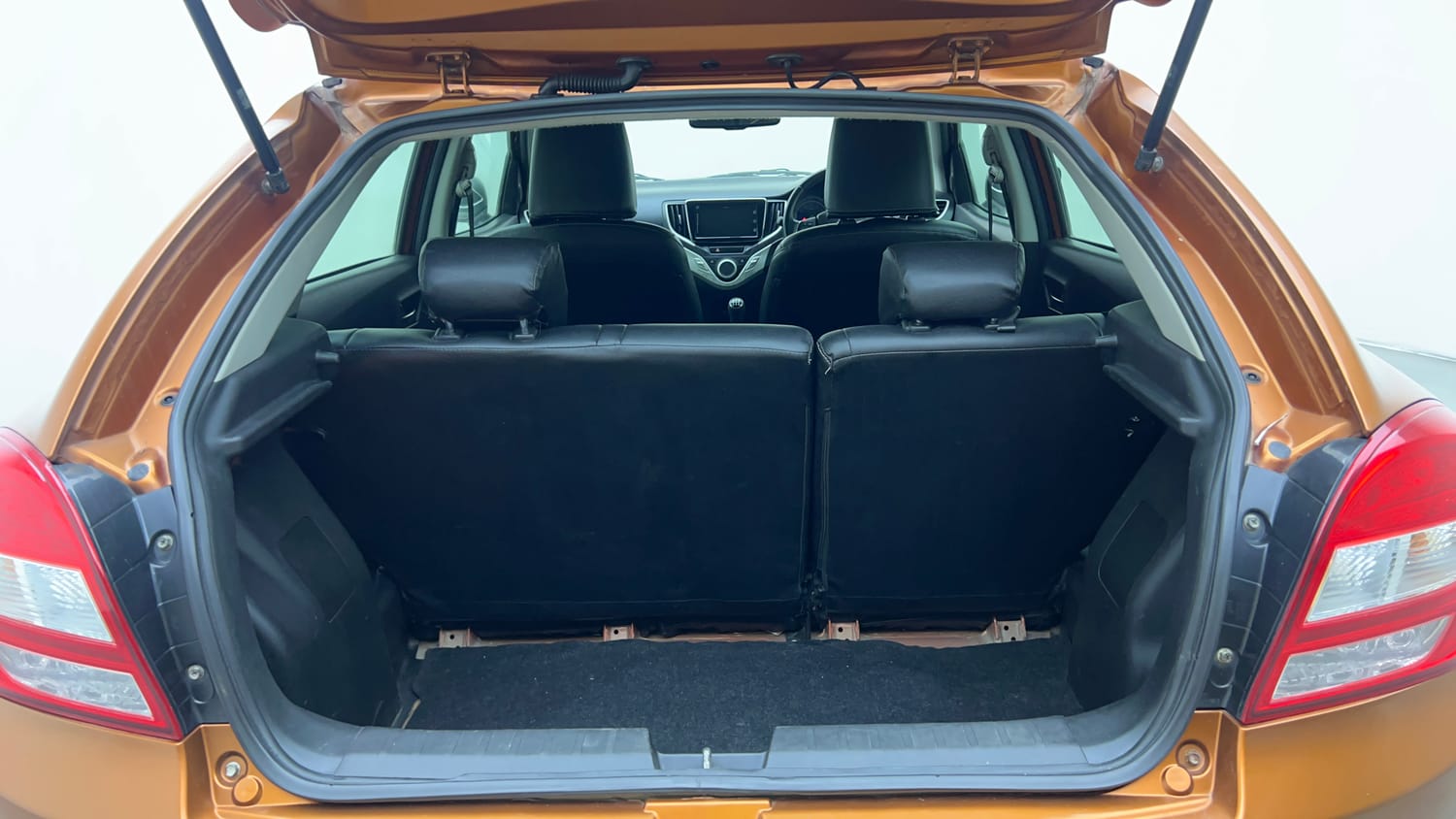 Used 2018 Maruti Suzuki Baleno Alpha 1.2 Petrol Manual interior DICKY INSIDE VIEW