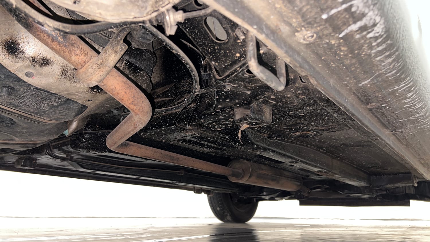 Used 2016 Maruti Suzuki Celerio ZXi AMT Petrol Automatic extra REAR RIGHT UNDERBODY VIEW