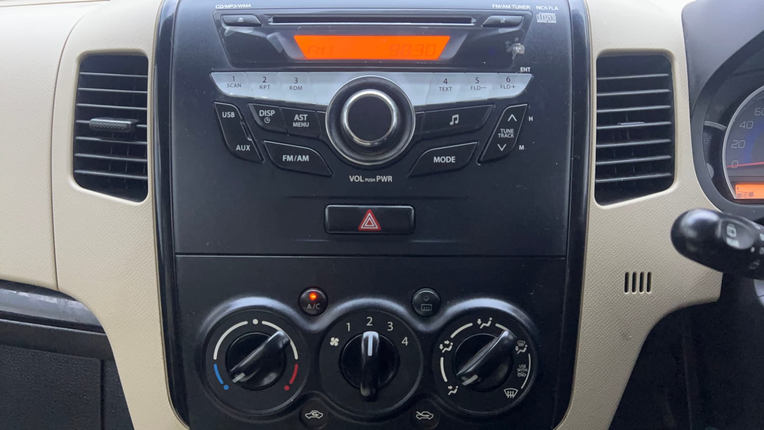 Used 2017 Maruti Suzuki Wagon R 1.0 VXI AMT Petrol Automatic interior MUSIC SYSTEM & AC CONTROL VIEW