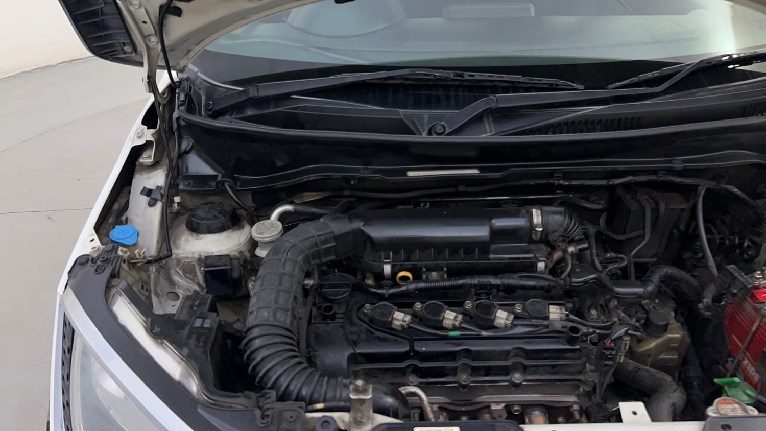 Used 2018 Maruti Suzuki Ignis [2017-2020] Zeta AMT Petrol Dual Tone Petrol Automatic engine ENGINE RIGHT SIDE HINGE & APRON VIEW